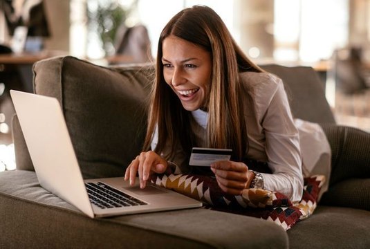 Comment payer ses billets d’avion moins cher en 2024 ? Les 5 astuces d’une agence de voyage