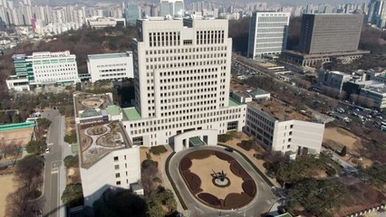 차량에 검찰 로고 붙이고 '공무수행' 위장...대법 "처벌 불가" / YTN