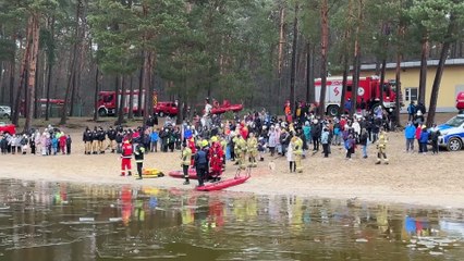 Akcja służb "Bezpieczne ferie 2024" nad jeziorem Czarnym we Włocławku