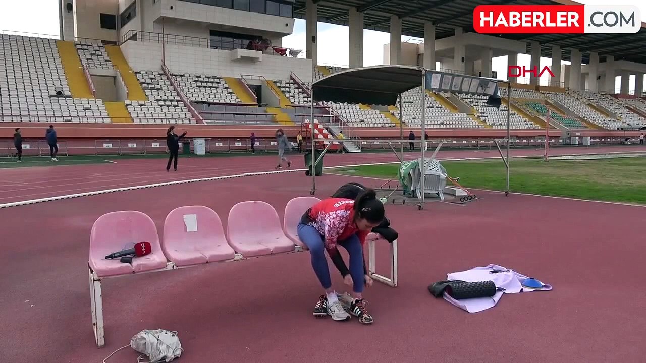 Beden eğitimi öğretmeni keşfetti, yüksek atlamada Türkiye şampiyonu oldu
