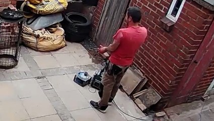 Killer builder whistles as he packs up tools minutes after murdering customer with hammer