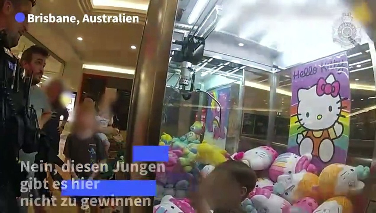 Polizei befreit Dreijährigen aus Greifautomat