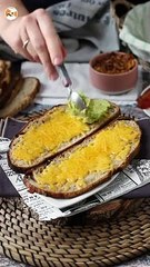 Maxi sándwich de queso estilo americano: pollo, guacamole y bacon