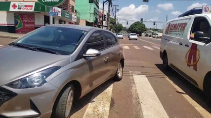 HB20 e Citroën C3 se envolvem em colisão na Rua Europa