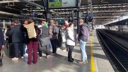 Une trentaine de jeunes font la fête dans un train pour dénoncer les tarifs de la SNCB