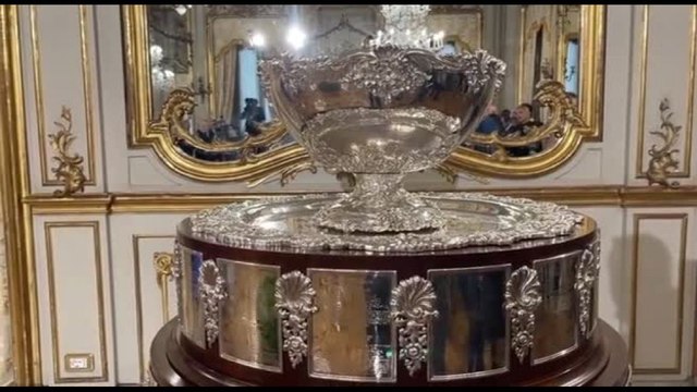 Sinner e gli azzurri della Coppa Davis al Quirinale, con l'Insalatiera