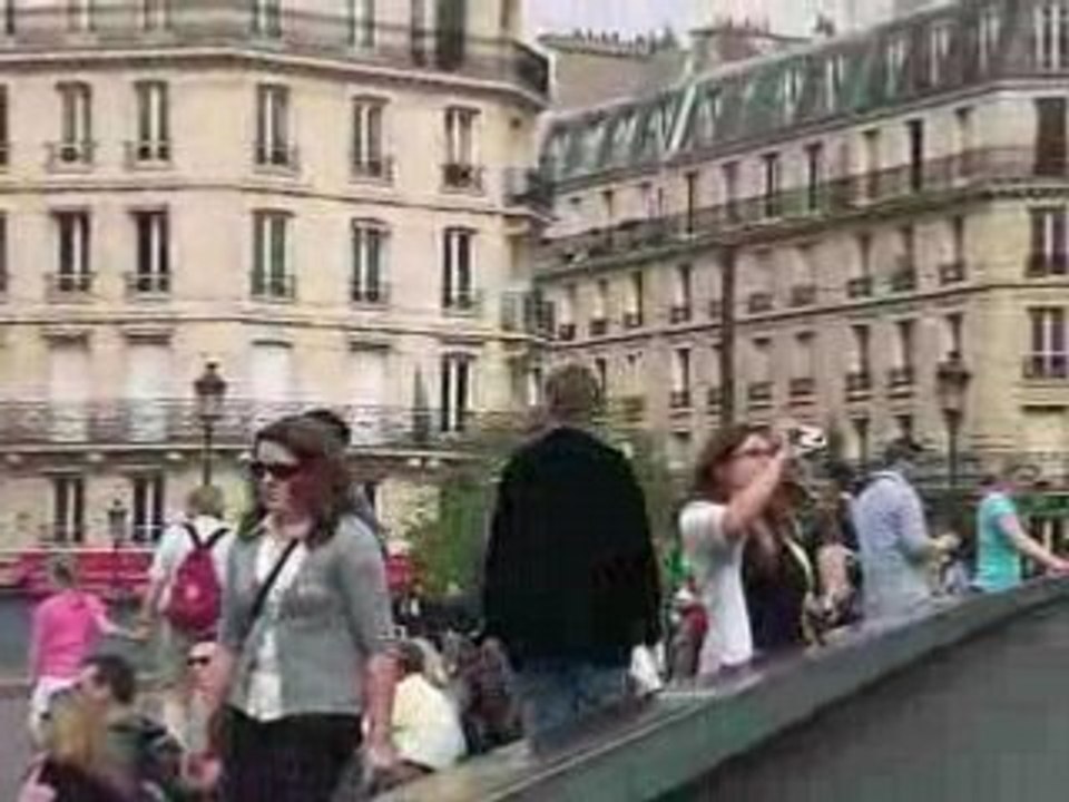 Sur le pont St Louis
