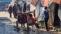 تفاقم معاناة النازحين بشمال غزة بسبب منع الاحتلال دخول المساعدات
