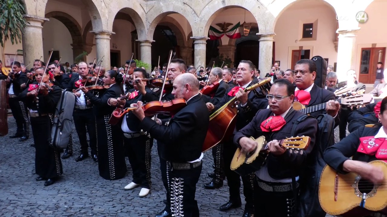 Músicos y cantantes acuden al Congreso para pedir que se rescate la plaza de los Mariachis
