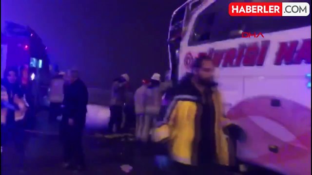 Kuzey Marmara Otoyolu'nda TIR ile otobüs çarpıştı, yaralılar var