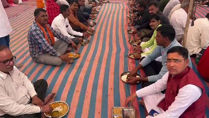 अनूठी नजीर : अब बरबोदनिया में नहीं होता प्लास्टिक बर्तनों का उपयोग