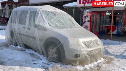 Ağrı'da Eksi 17 Dereceyle Donma, Araçlar Battaniyeyle Sarıldı
