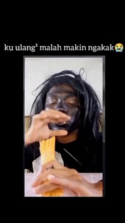 Eating twig funny