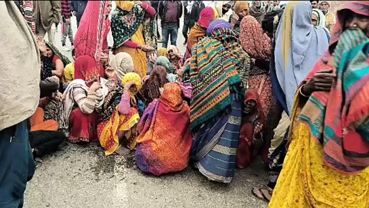 ट्रक की टक्कर से दामाद- चाचा ससुर की मौत, ढाई घंटे तक हाइवे जाम