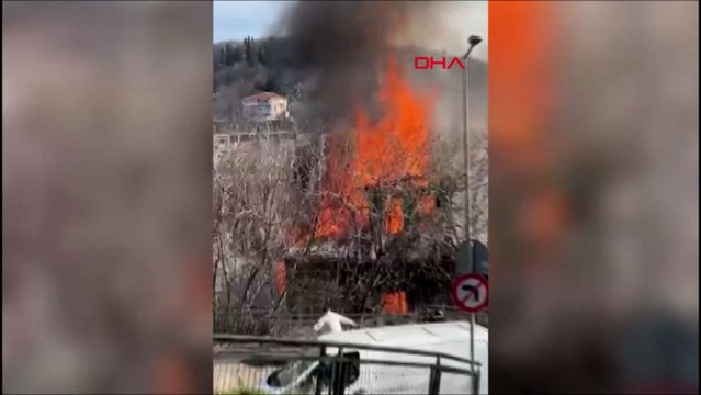 Eyüpsultan'da tek katlı ahşap bina alev alev yandı