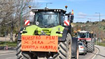 Los agricultores se manifiestan en Valladolid con sus tractores