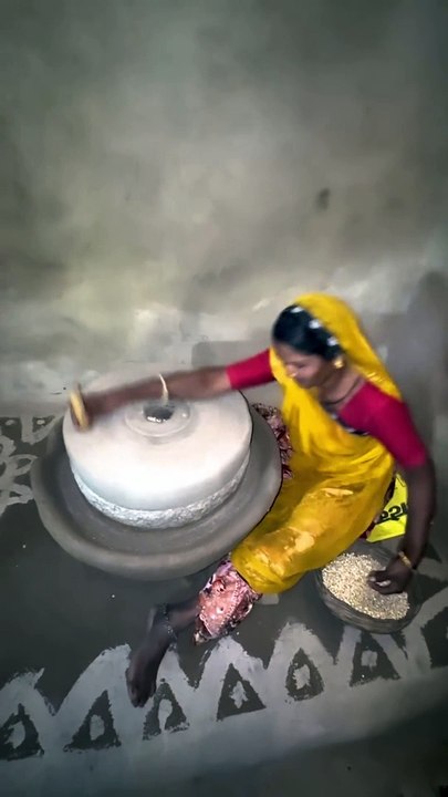 Video: आटे की चक्की चलाती दिखीं शिल्पा शेट्टी, रातोंरात वीडियो वायरल