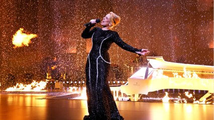 GALA VIDEO - Adele en concert en Europe : ses fans grondent face aux tarifs exhorbitants !