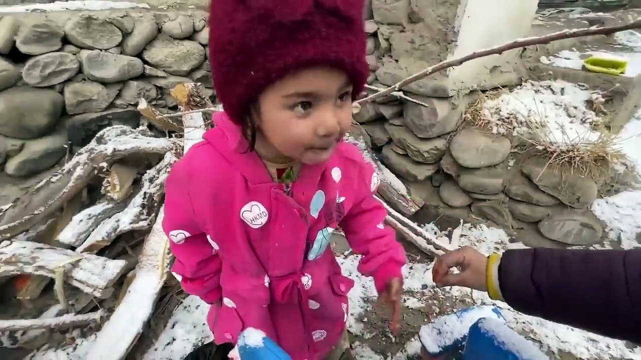 Amazing video First Snowfall in My Village --️(720P_HD)