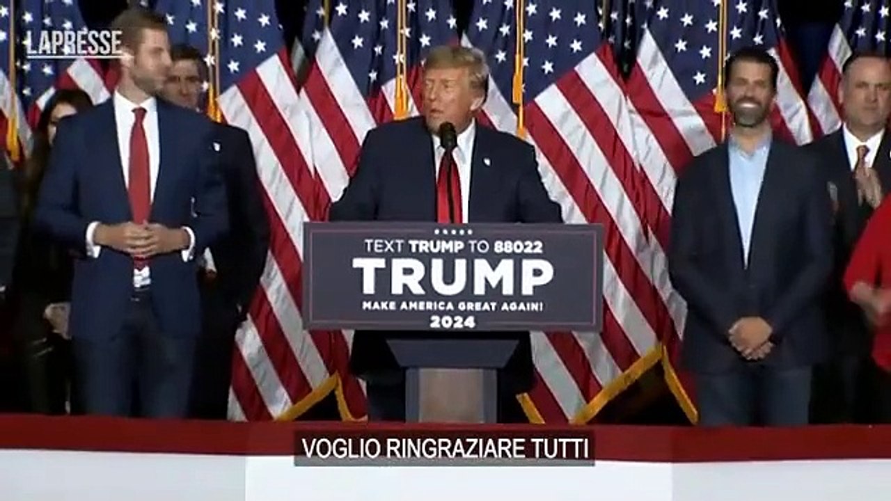 Trump dopo la vittoria alle primarie: «Grazie Iowa, vi amo»