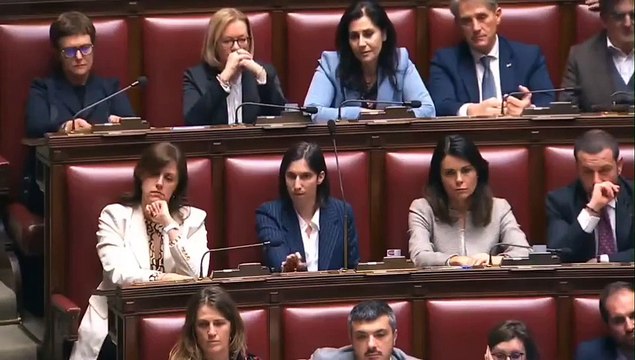 Scintille tra Meloni e Schlein alla Camera, la segretaria Pd: «È andata al governo per fare opposizione?»