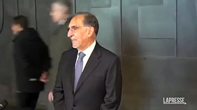 Binario 21, la domanda a La Russa : «Si sente antifascista oggi?», ma lui non risponde