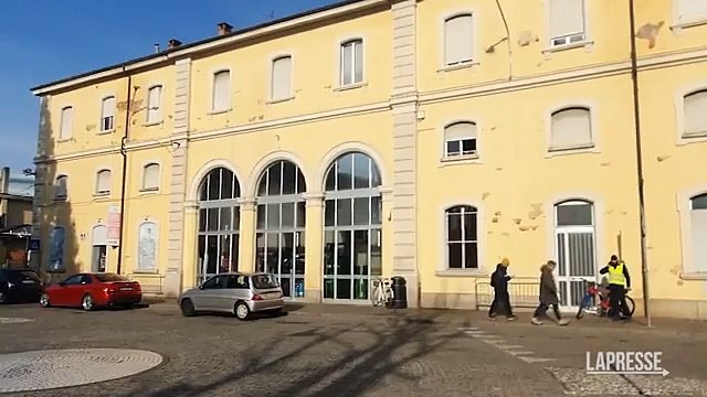 Brescia, treno travolge e uccide operaio 51enne: le immagini dalla stazione di Chiari