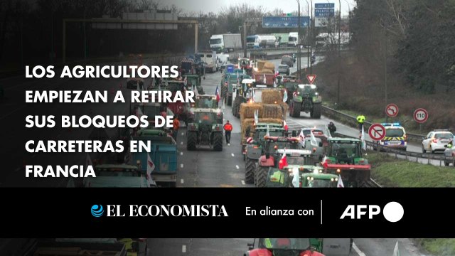 Los agricultores empiezan a retirar sus bloqueos de carreteras en Francia