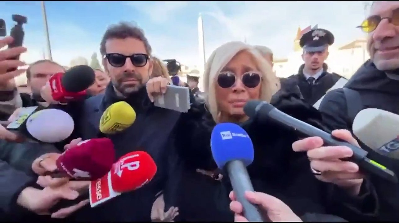 Funerali Sandra Milo, Mara Venier: «Una donna libera, mi chiamava anche solo per dire "Ti voglio bene"»