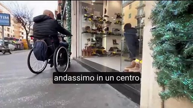Michele Adamo (Uildm) e l'accessibilità negata: «Le vie dello shopping non sono adatte a chi è in carrozzina»