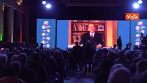 Festa 30 anni Forza Italia, la sala applaude il discorso della discesa in campo di Berlusconi nel 1994