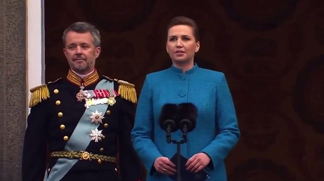 Ma cosa grida il primo ministro danese alla proclamazione di re Frederik X di Danimarca?