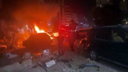 Video herunterladen: Esplosione a Beirut, le immagini mostrano la devastazione appena dopo il boato