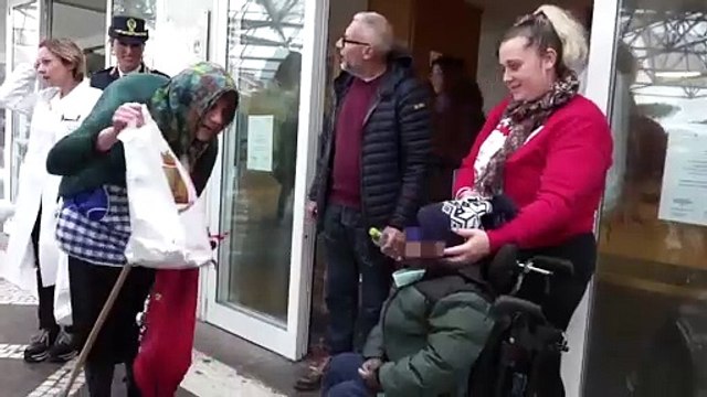 Doni e dolcetti in corsia: la Befana della polizia di Stato fa visita ai bambini ricoverati nei reparti pediatrici
