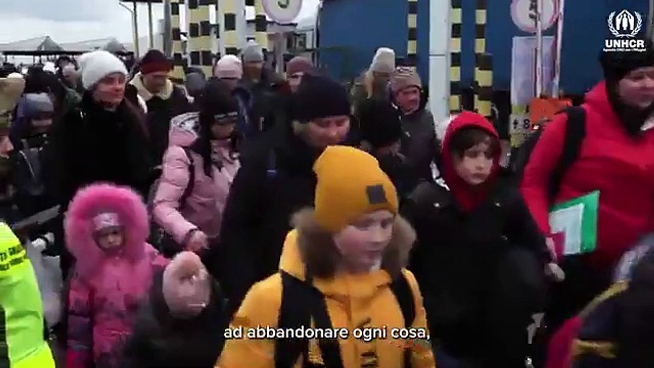 Al via «Ferma il gelo», la campagna per aiutare 4,7 milioni di rifugiati e sfollati: l’appello di Lino Guanciale
