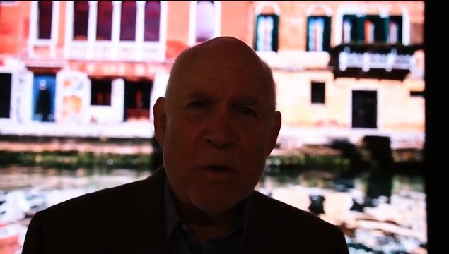 Steve McCurry: «Le forme di devozione più profonda? Dei genitori per i figli. Di Gino Strada e i suoi medici»