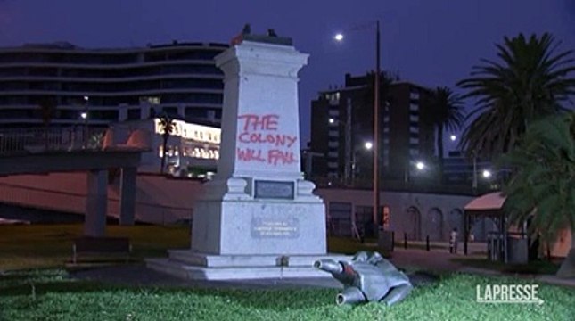 Melbourne, vandalizzata la statua della Regina Vittoria