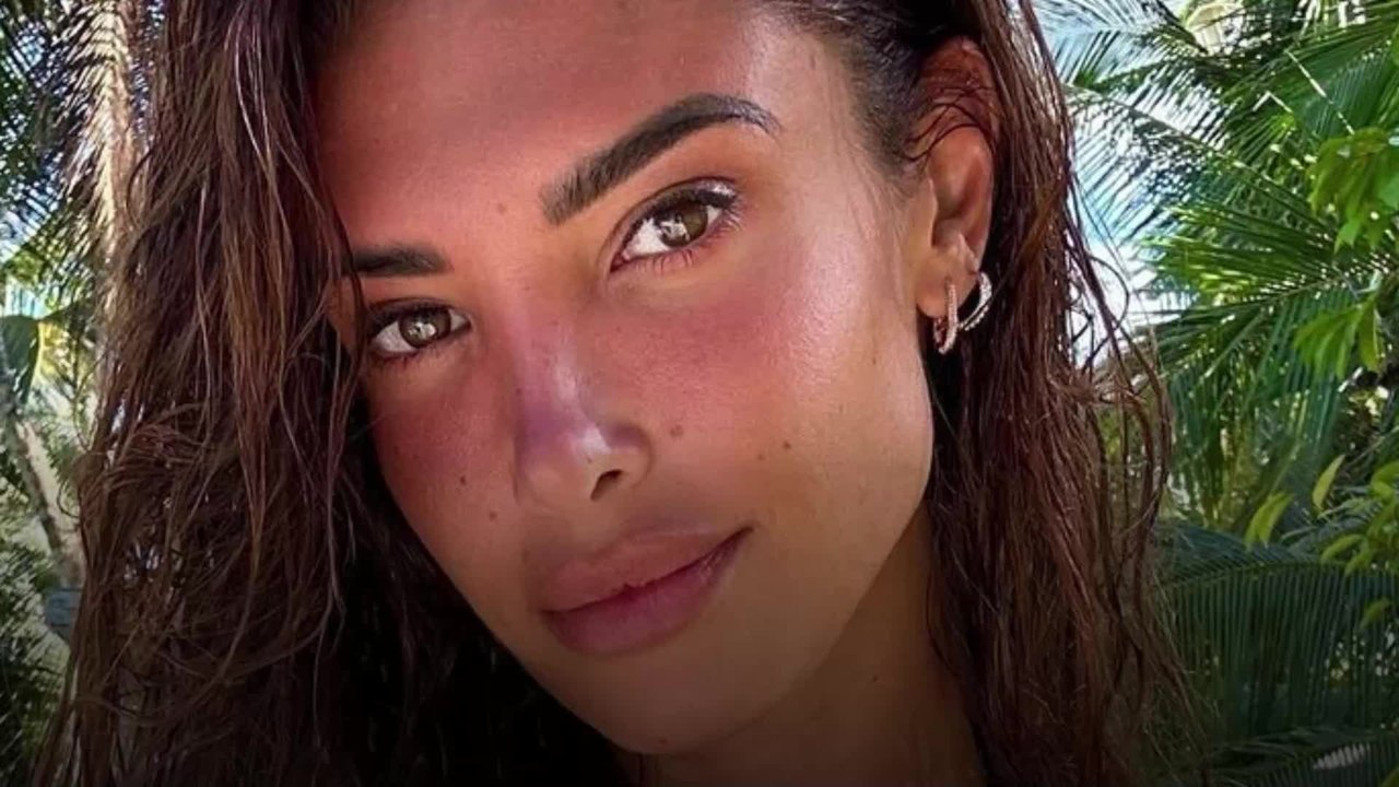 Voici - "On crève la dalle bordel" : Mélanie Dedigama répond aux rumeurs de triche dans Les Apprentis Aventuriers