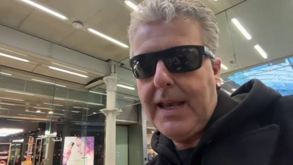 Police Called To Stop Filming During Piano Livestream [65iwnI2hjAA]