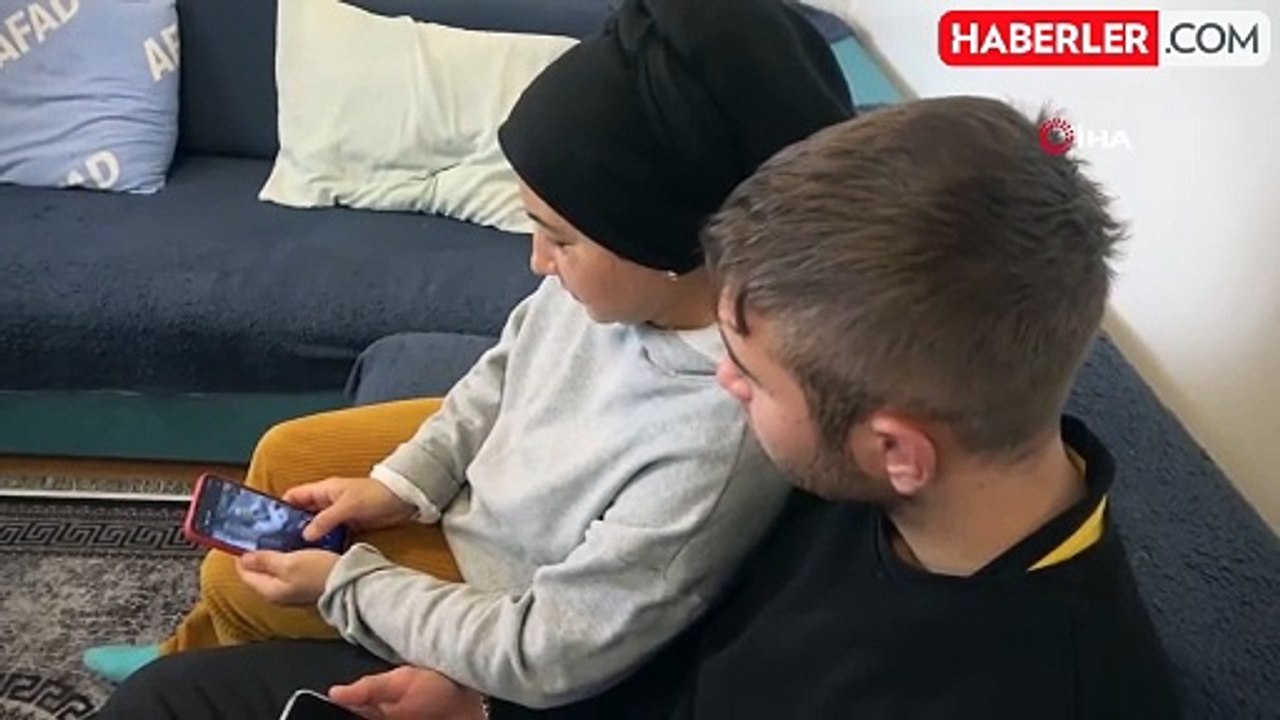 10 saat enkaz altında kalan anne ve oğlu, birlikte yaşama tutundu