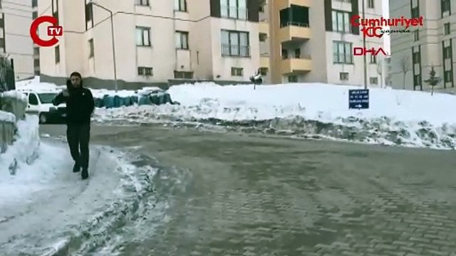 Çevre illerde de hissedildi... Hakkari'de korkutan deprem!