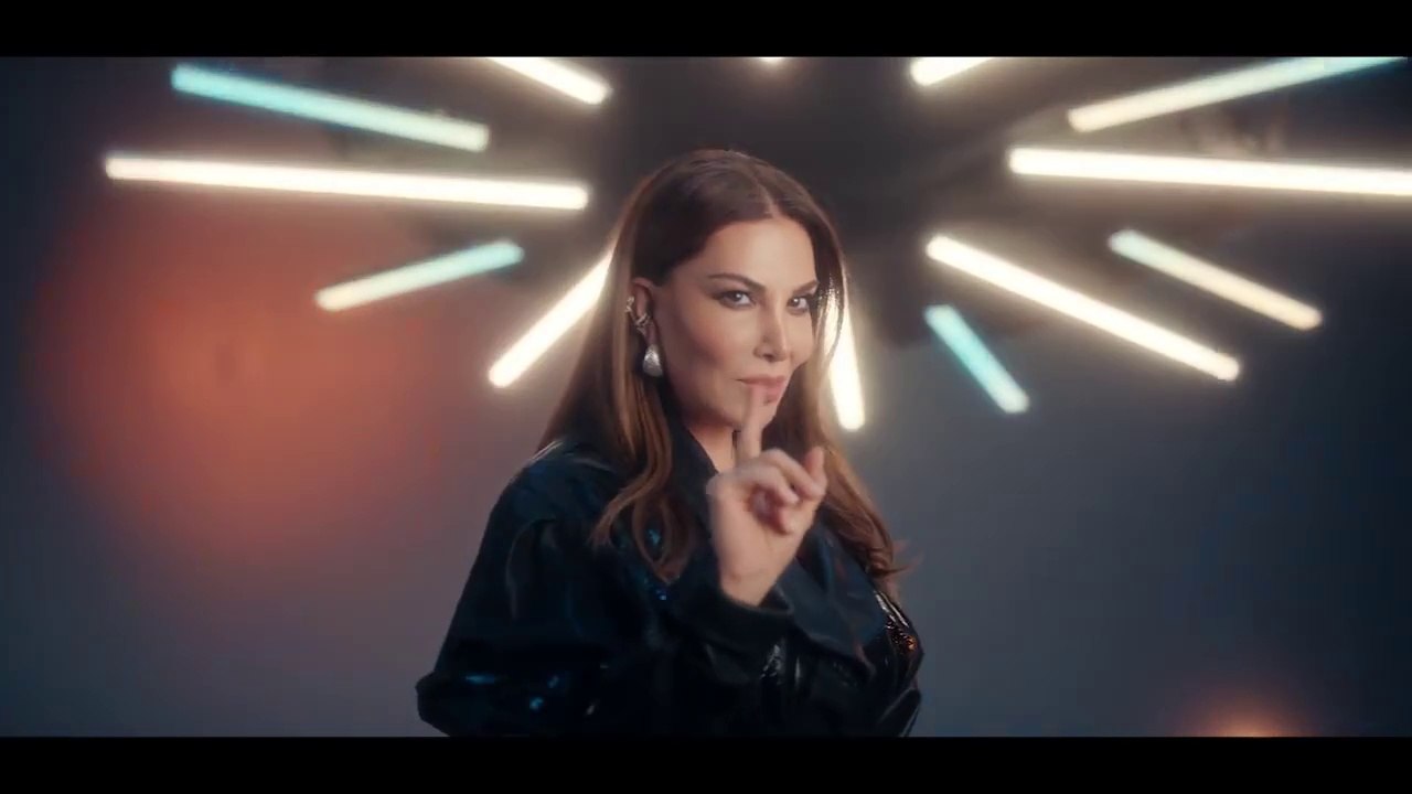 Ebru Yaşar & Siyam - Yoksun