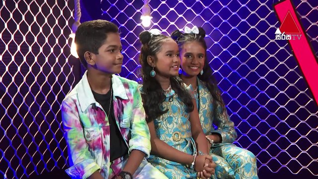 රස කතා ගොඩක් එකතු කරන අක්කයි නංගියි.