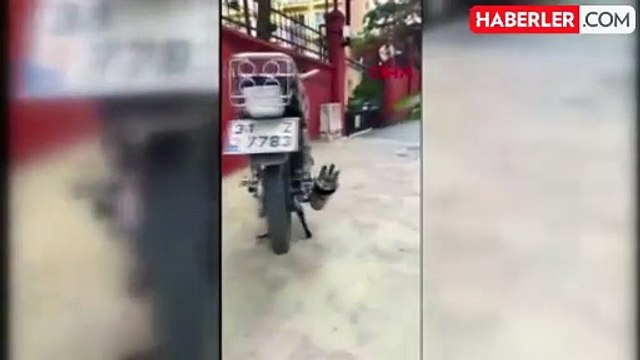 Trafikte ateş açan motosikletli maganda, diğer sürücülere de silah doğrulttu