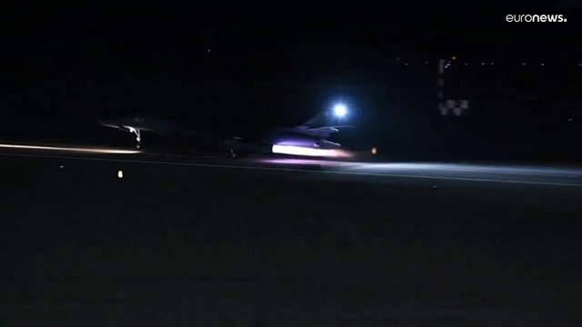 بالصور.. الدمار الذي خلفته الغارات الأمريكية على مقرات الحشد الشعبي العراقي