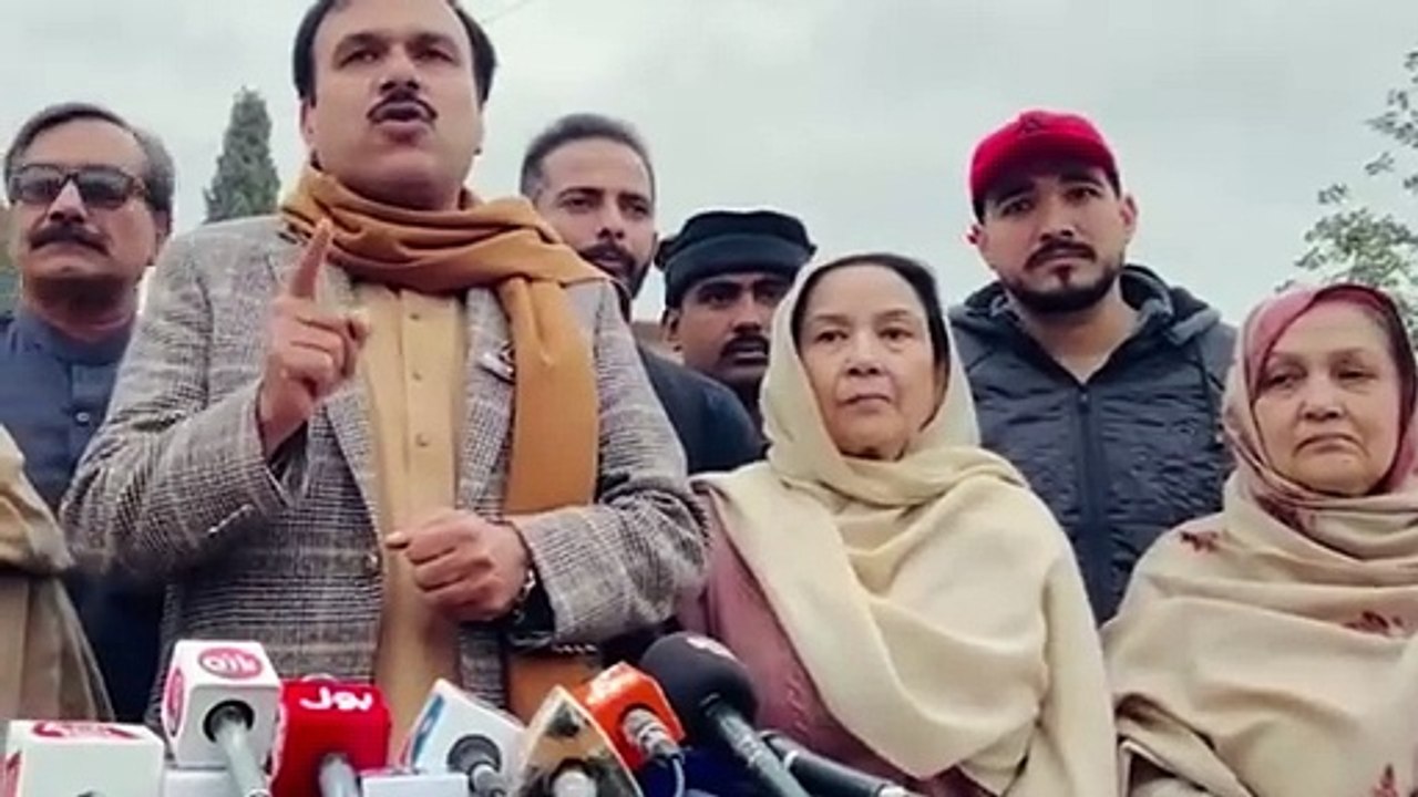 Imran Khan's Big Statement in Favor of Sheikh Rasheed