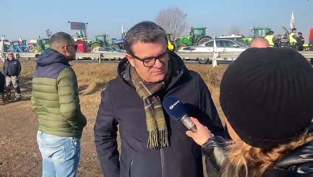 Melegnano, prosegue la protesta degli agricoltori: il presidio dei trattori sulla Binasca e la visita del vicepresidente del Senato Gian Marco Centinaio