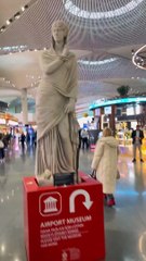 بمفاجأة خاصة: كرم بورسين يحتفل بعيد ميلاد شقيقته