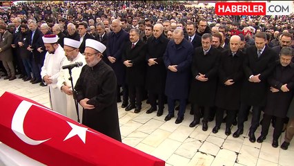 Yazar Alev Alatlı'nın cenazesi son yolculuğuna uğurlandı