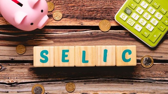 Entenda quais os investimentos que podem se beneficiar com a queda da taxa Selic